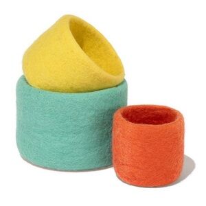 Lovevery - Nesting Felt Basket + Ball